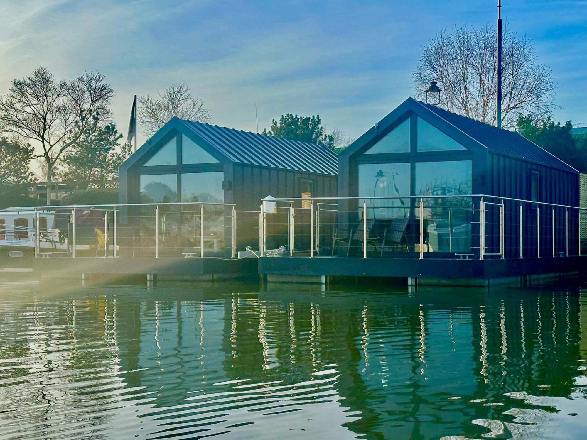 Lincoln Floating Holidays Zewnętrze zdjęcie
